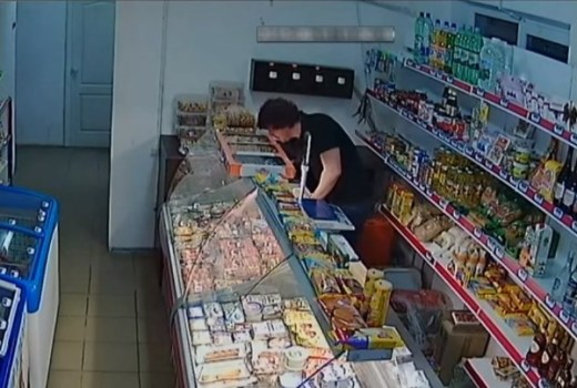 Видео с камеры наблюдения в магазине