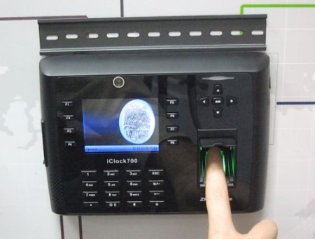 Биометрическая система учета рабочего времени - съем отпечатка пальца